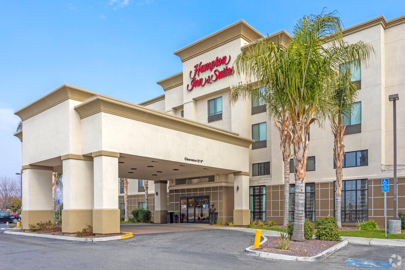 Hampton Inn & Suites